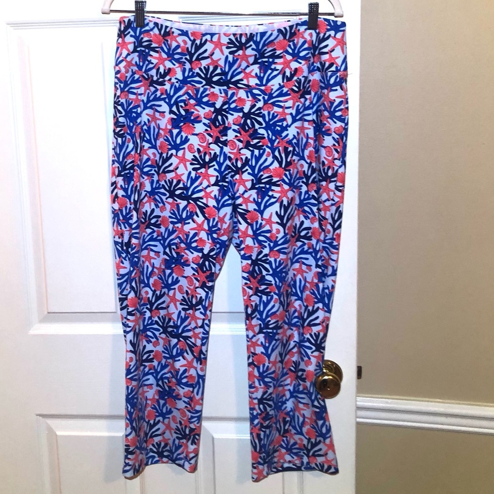 Slender Shapes Starfish & Coral Motif Capri Length Legging. Size XL